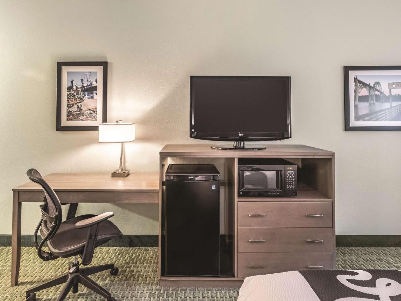 La Quinta By Wyndham Newport Hotell Eksteriør bilde